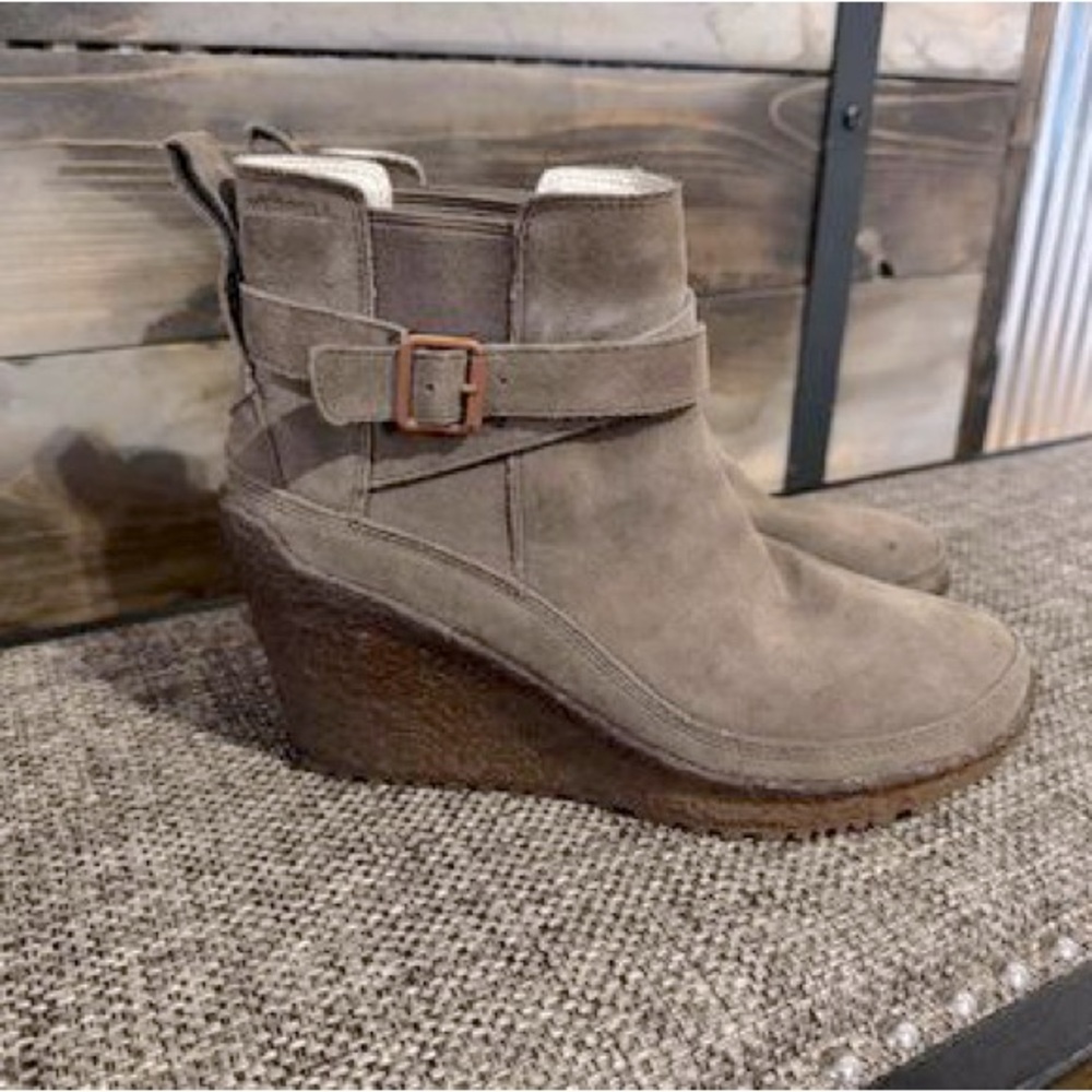 Women’s size 9.5 Merrell dress boots